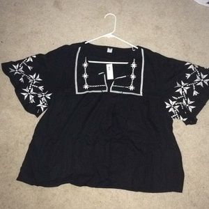 NWT Cropped Flowy Blouse!